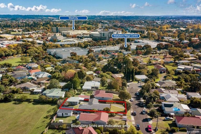 Photo of property in 16 Robert Burke Place, Henderson, Auckland, 0612