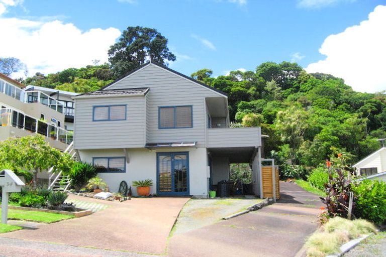 Photo of property in 34b Zita Avenue, Matakatia, Whangaparaoa, 0930