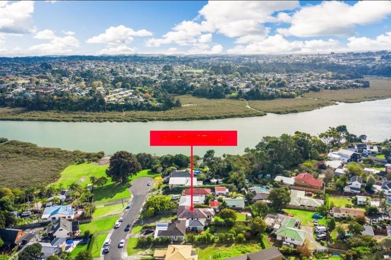 Photo of property in 10 Wharf Road, Te Atatu Peninsula, Auckland, 0610