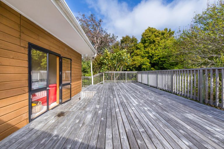 Photo of property in 41 Cornwallis Road, Cornwallis, Auckland, 0604