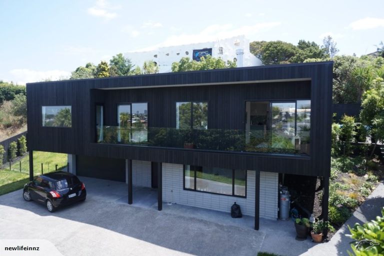 Photo of property in 64b Heathcote Road, Castor Bay, Auckland, 0620