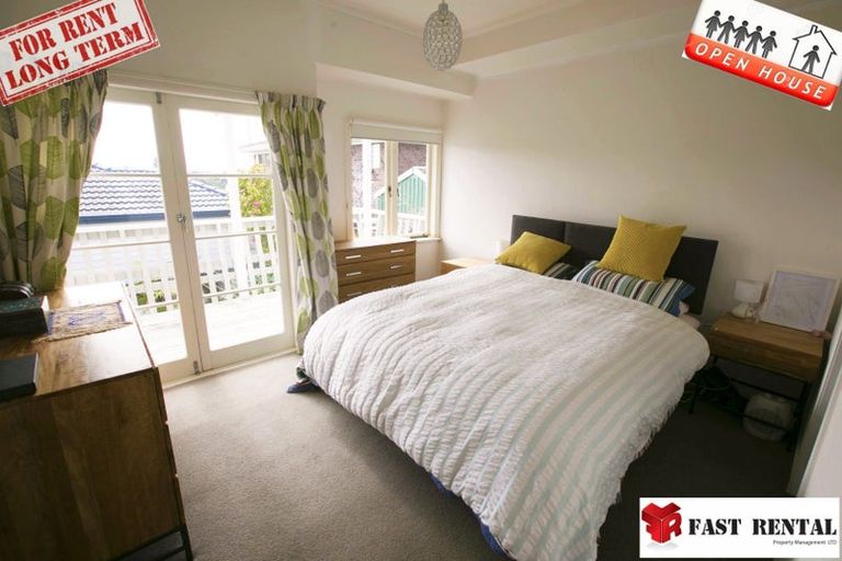 Photo of property in 1/39 Rangitoto Terrace, Milford, Auckland, 0620