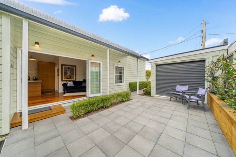 Photo of property in 16 Oriental Street, Petone, Lower Hutt, 5012