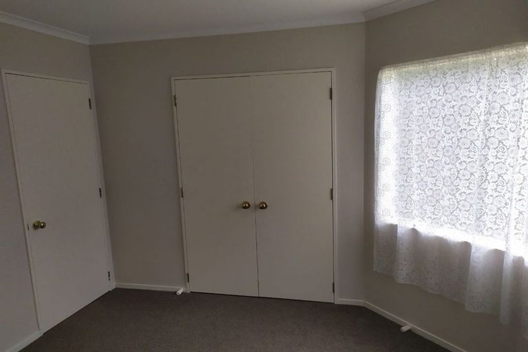 Photo of property in 9 Ryehill Close, New Lynn, Auckland, 0600