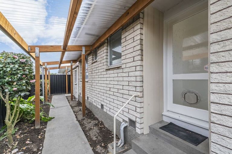 Photo of property in 1/23 Withells Road, Avonhead, Christchurch, 8042