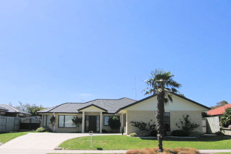 Photo of property in 19 Wairakei Avenue, Papamoa Beach, Papamoa, 3118