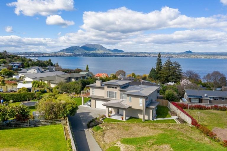 Photo of property in 3b Isobel Street, Acacia Bay, Taupo, 3330