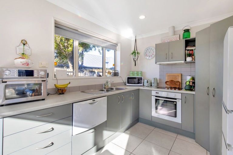 Photo of property in 2/21 Awatea Road, Hornby, Christchurch, 8042