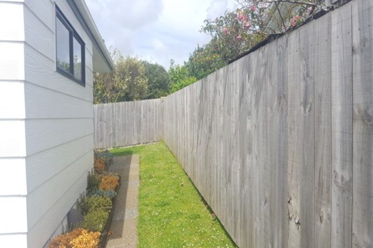 Photo of property in 2/40 Hillcrest Avenue, Hillcrest, Auckland, 0627