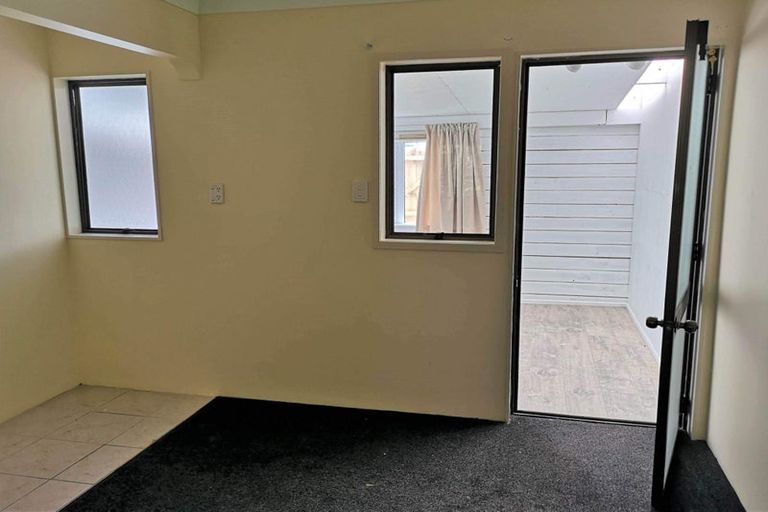 Photo of property in 33a Springs Road, Parakai, 0830