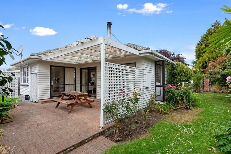 Photo of property in 1/180 Avonhead Road, Avonhead, Christchurch, 8042