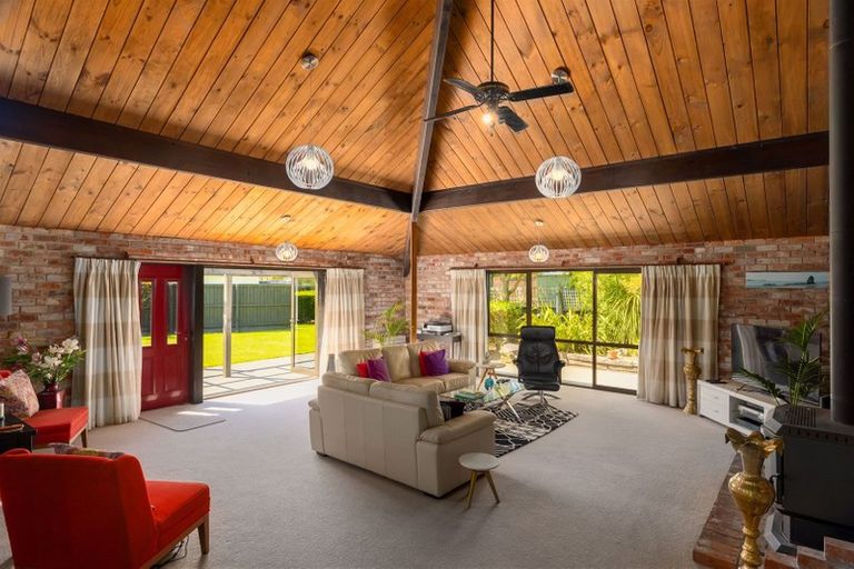 Photo of property in 106 Mccormacks Bay Road, Mount Pleasant, Christchurch, 8081