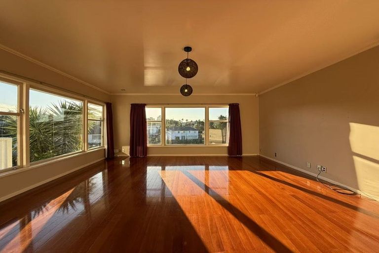 Photo of property in 4 Tomo Street, New Lynn, Auckland, 0600