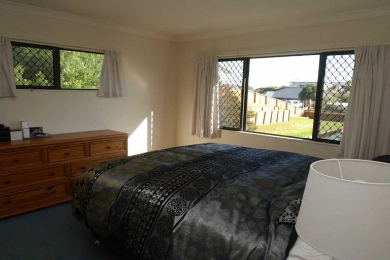 Photo of property in 4 Lorna Irene Drive, Raumati South, Paraparaumu, 5032