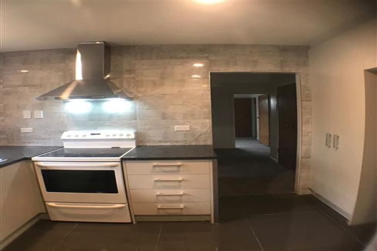 Photo of property in 1/48 View Road, Henderson, Auckland, 0612