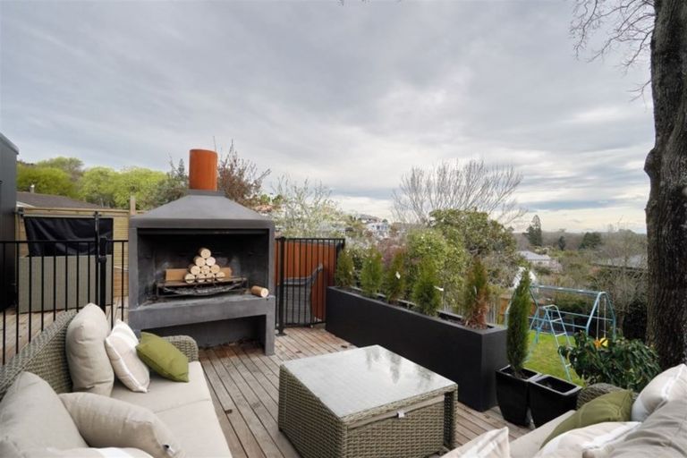 Photo of property in 14a Dyers Pass Road, Cashmere, Christchurch, 8022