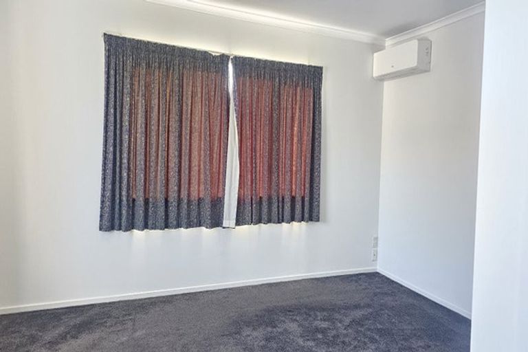 Photo of property in 51 Swaffield Road, Papatoetoe, Auckland, 2025