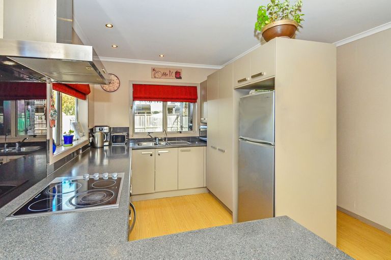 Photo of property in 8 Bilkey Avenue, Pukekohe, 2120