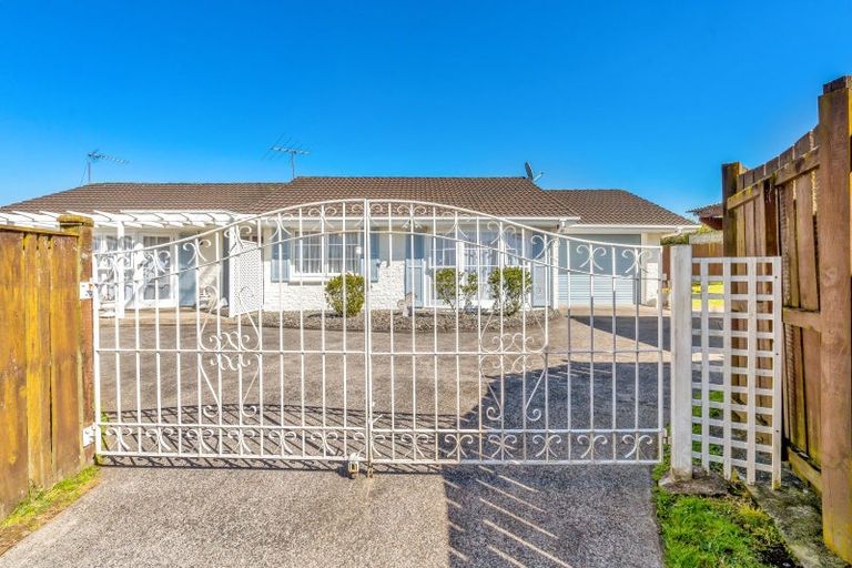 Photo of property in 5 Rene Place, Sunnyhills, Auckland, 2010