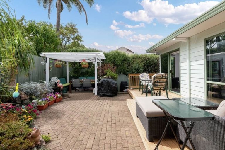 Photo of property in 1/6 Patons Road, Howick, Auckland, 2014