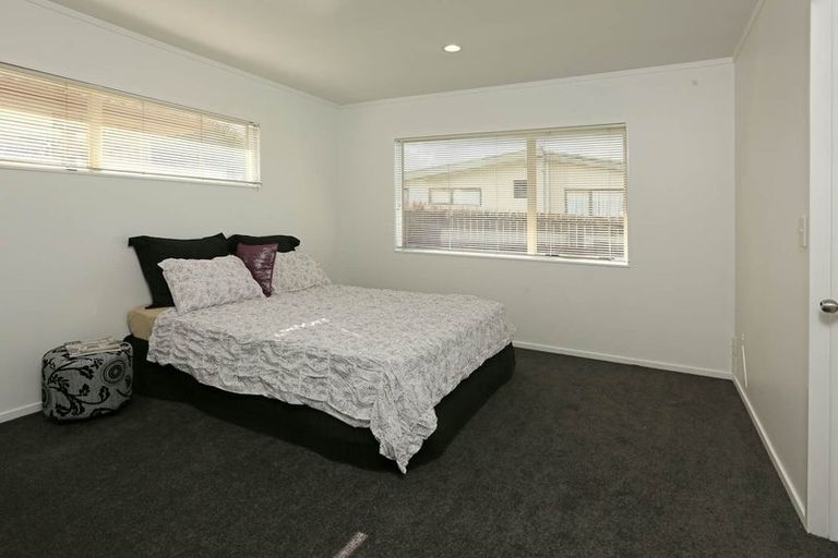 Photo of property in 15 Carlas Way, Ranui, Auckland, 0612