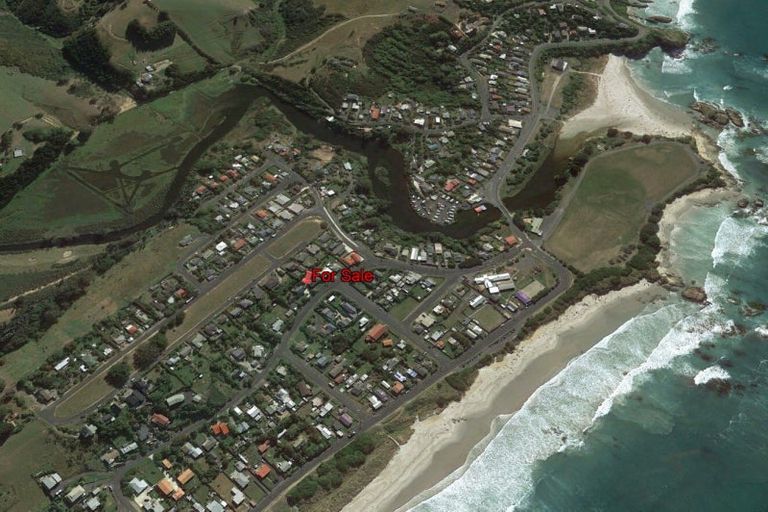 Photo of property in 7 Queen Street, Brighton, Dunedin, 9035