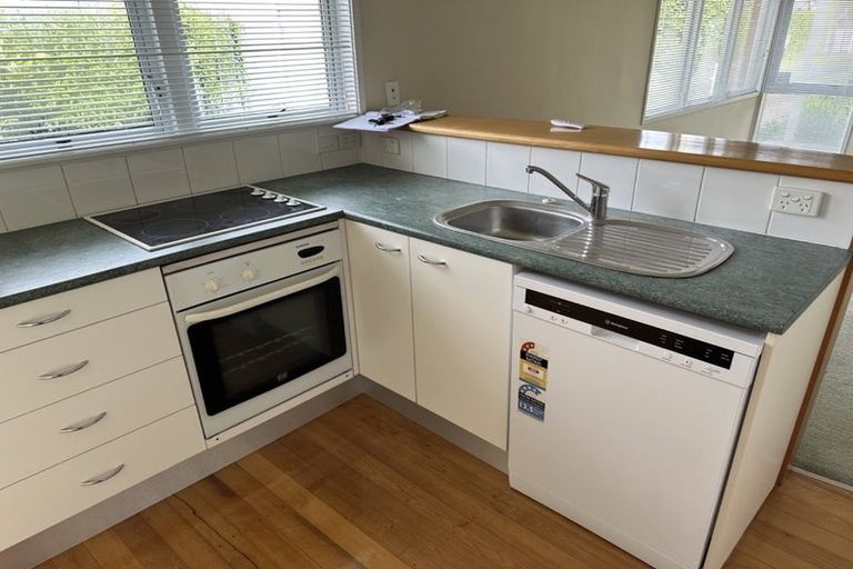 Photo of property in 1/9 East Coast Road, Milford, Auckland, 0620