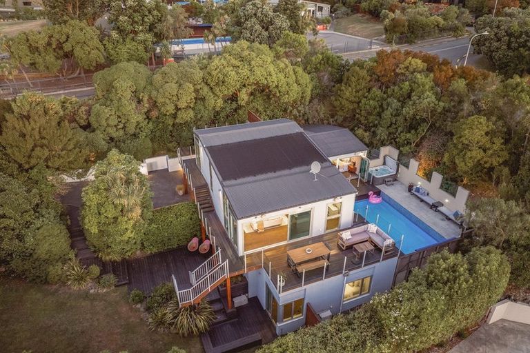 Photo of property in 277 Cannon Hill Crescent, Mount Pleasant, Christchurch, 8081