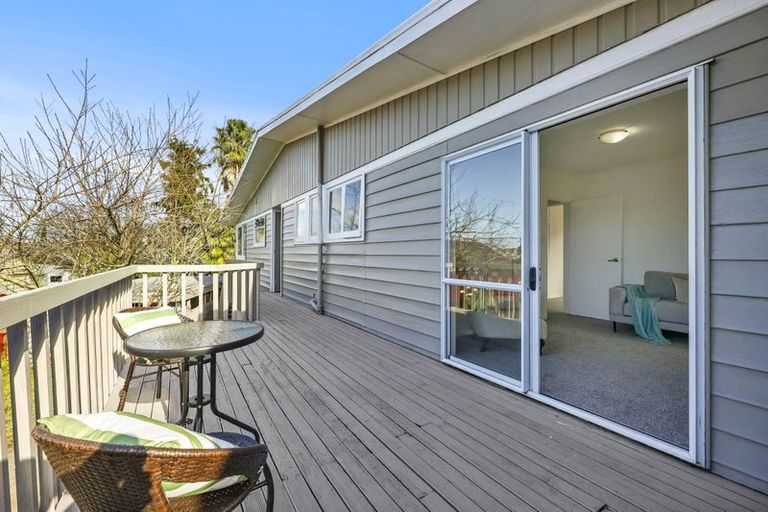 Photo of property in 10 La Trobe Street, Pakuranga Heights, Auckland, 2010