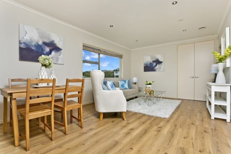 Photo of property in 6 Asbury Crescent, Campbells Bay, Auckland, 0630
