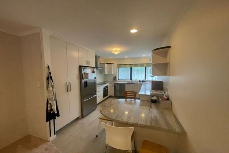 Photo of property in 6 Headcorn Place, Botany Downs, Auckland, 2010