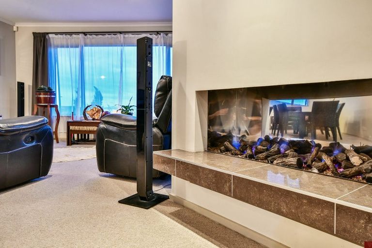 Photo of property in 2 Baverton Drive, Flat Bush, Auckland, 2016