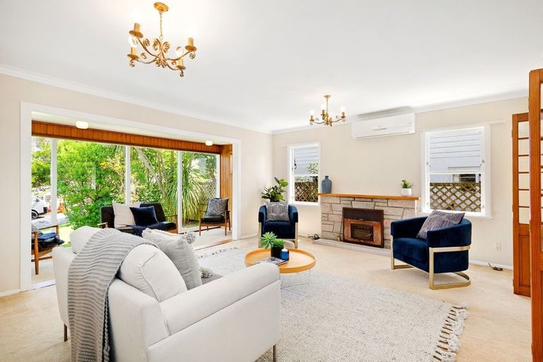 Photo of property in 6 Lane Crescent, Tawa, Wellington, 5028