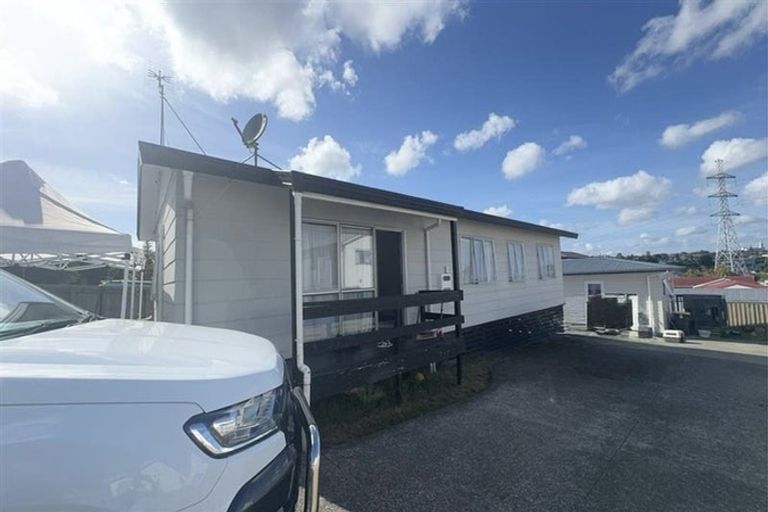 Photo of property in 103 Flat Bush Road, Clover Park, Auckland, 2023