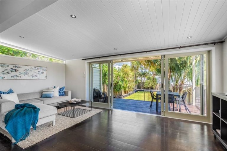 Photo of property in 173 Vauxhall Road, Narrow Neck, Auckland, 0624