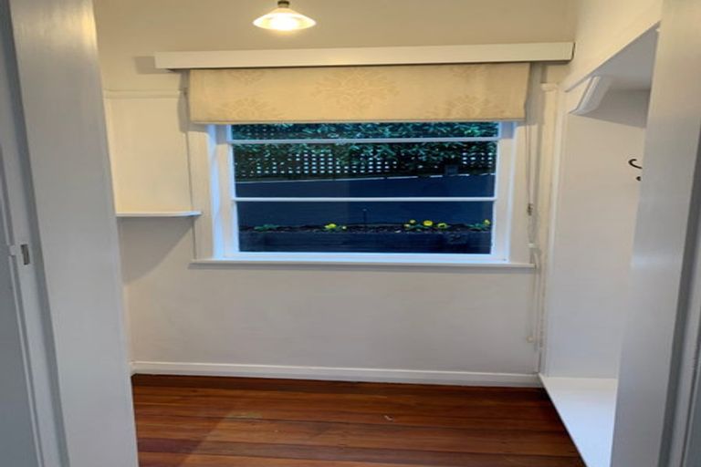 Photo of property in 1/64 Victoria Road, Devonport, Auckland, 0624