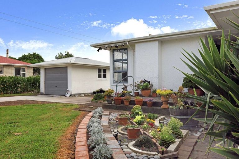 Photo of property in 20 Suffolk Street, Patea, 4520