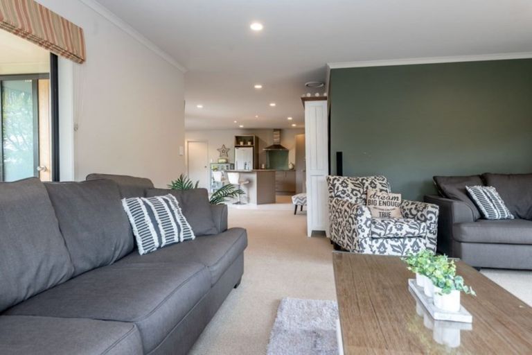 Photo of property in 8 Arthur Carwen Place, Pukekohe, 2120