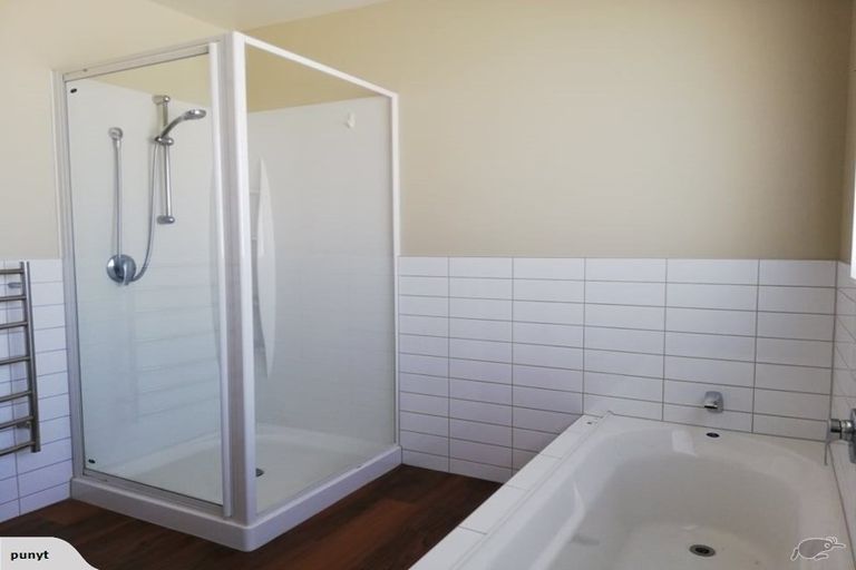 Photo of property in 163 Tutere Street, Waikanae Beach, Waikanae, 5036