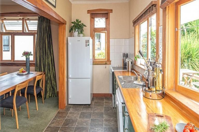 Photo of property in 28 Surrey Road, Springvale, Whanganui, 4501