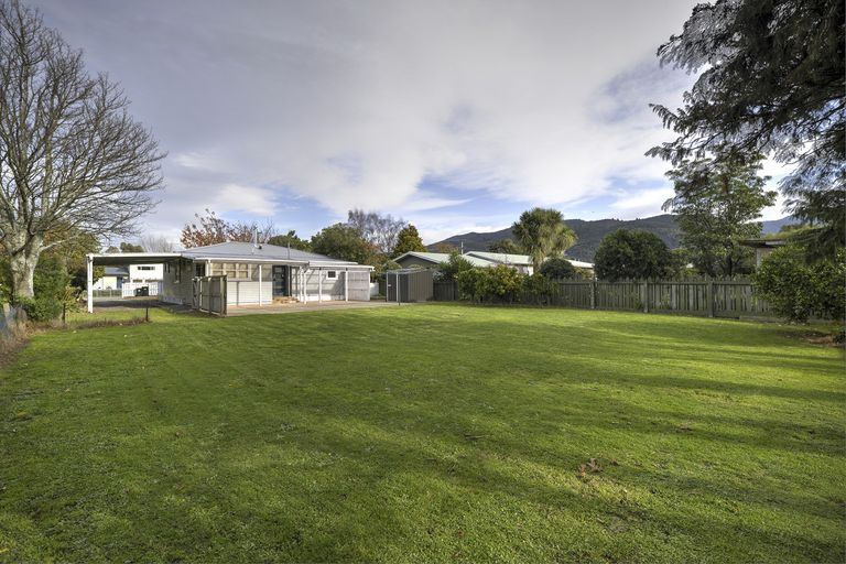 Photo of property in 37 Brandon Street, Featherston, 5710