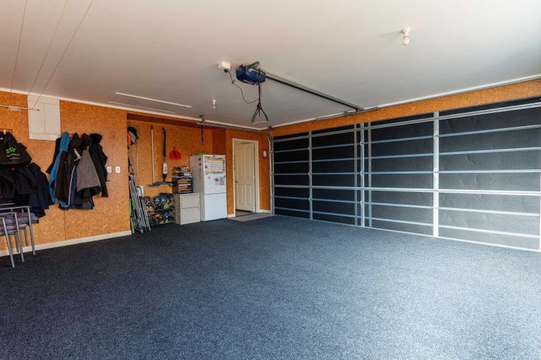 Photo of property in 35 Masefield Terrace, Kelvin Grove, Palmerston North, 4414