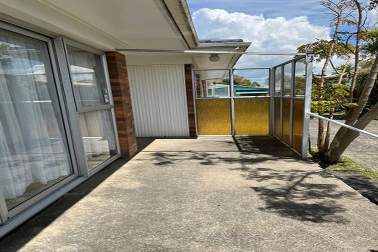 Photo of property in 1/17 Doment Crescent, Orewa, 0931