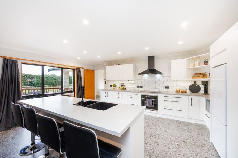 Photo of property in 294 Polson Hill Drive, Aokautere, Palmerston North, 4471