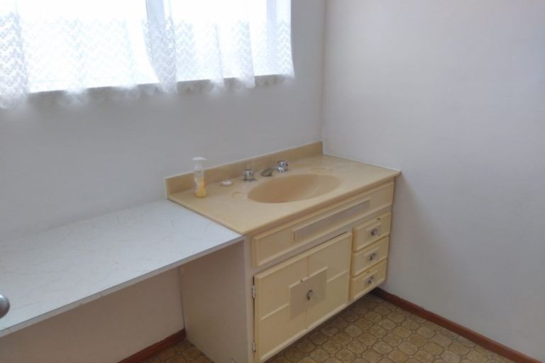 Photo of property in 1/10 Ropiha Street, Fitzroy, New Plymouth, 4312