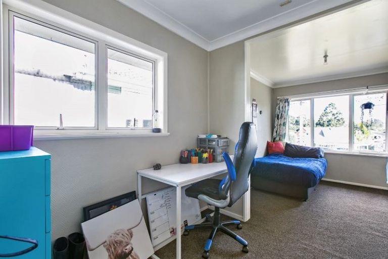 Photo of property in 10 Wharf Road, Te Atatu Peninsula, Auckland, 0610