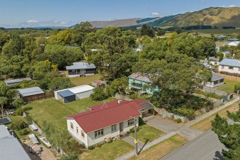 Photo of property in 16 Tokomaru Road, Tokomaru, Palmerston North, 4474