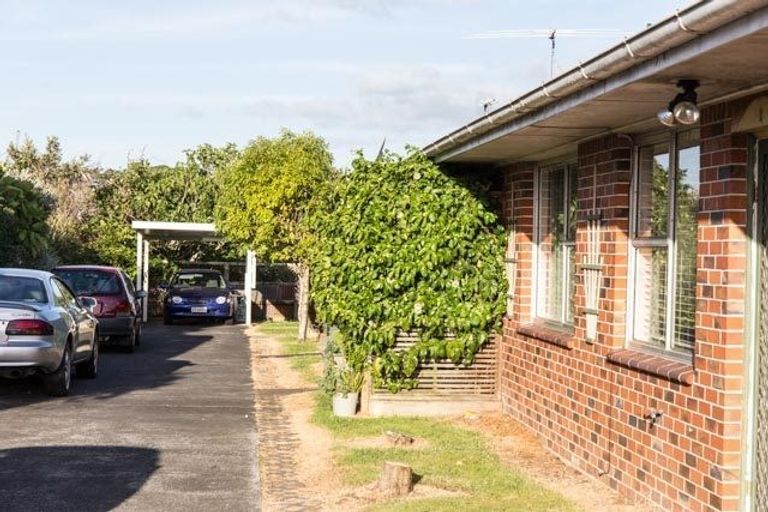 Photo of property in 1/11 Moa Road, Point Chevalier, Auckland, 1022