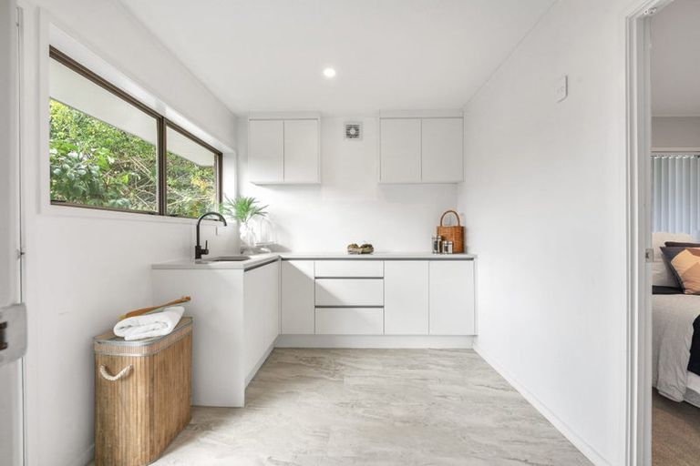 Photo of property in 8 Rapallo Place, Farm Cove, Auckland, 2012