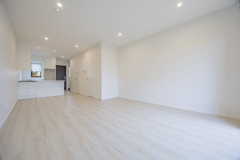 Photo of property in 7/35 Young Crescent, Drury, 2113